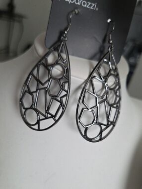 Paparazzi Reshaped Radiance Black Earrings NWT